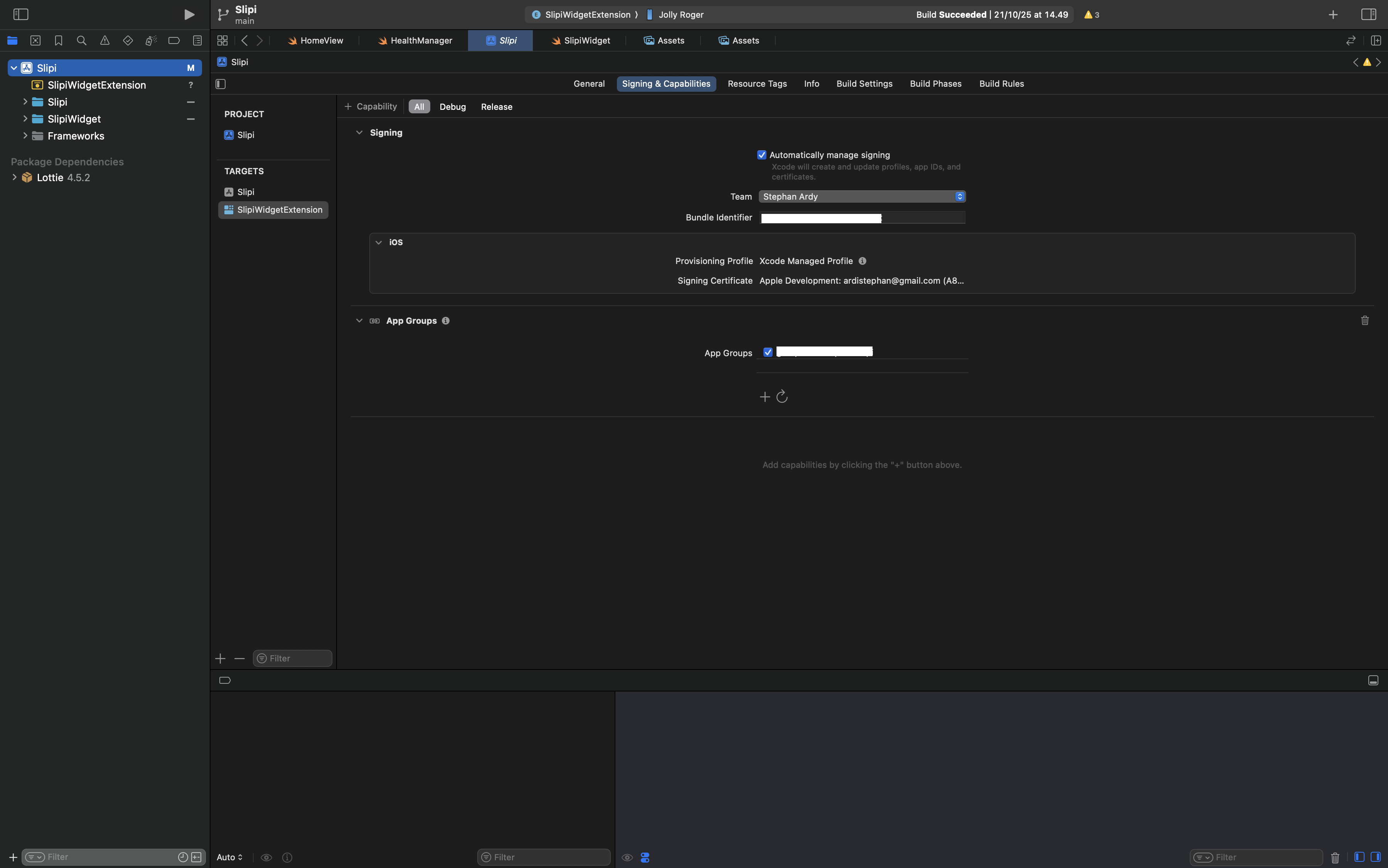Insert screenshot of Xcode App Groups setup here